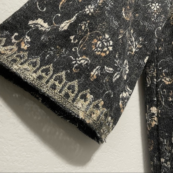 BKE Bohemian Blouse Floral Knit Cold Shoulder Embroidered Boho Women’s Small S - Picture 12 of 14